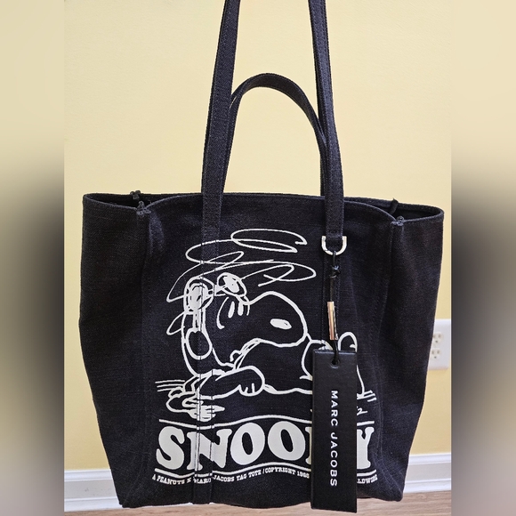 💕🎉HOST PICK🎉💕MARC JACOBS × PEANUTS Snoopy Black Canvas Shoulder Tote Bag - Picture 4 of 16